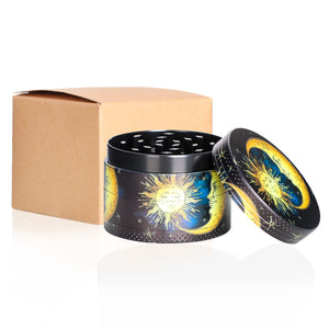 50mm四层锌合金磨烟器 高36mm 全包UV 贴着发光的太阳图案 牛皮纸盒和展示盒可以选择不同的包装 1个/卖